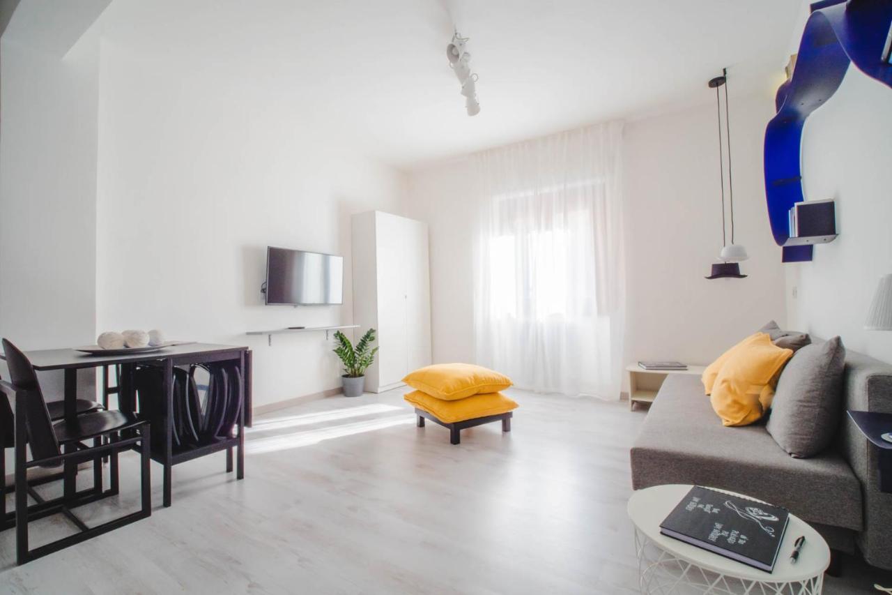 Lady Butterfly - Metro A Lucio Sestio Apartment Rome Exterior photo